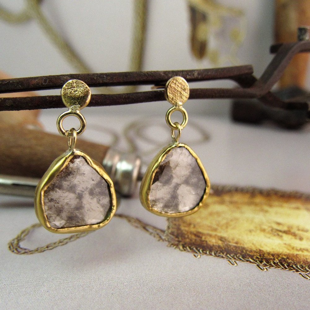 Gold diamond earrings. 18k yellow gold earrings, with big flat slice diamond.